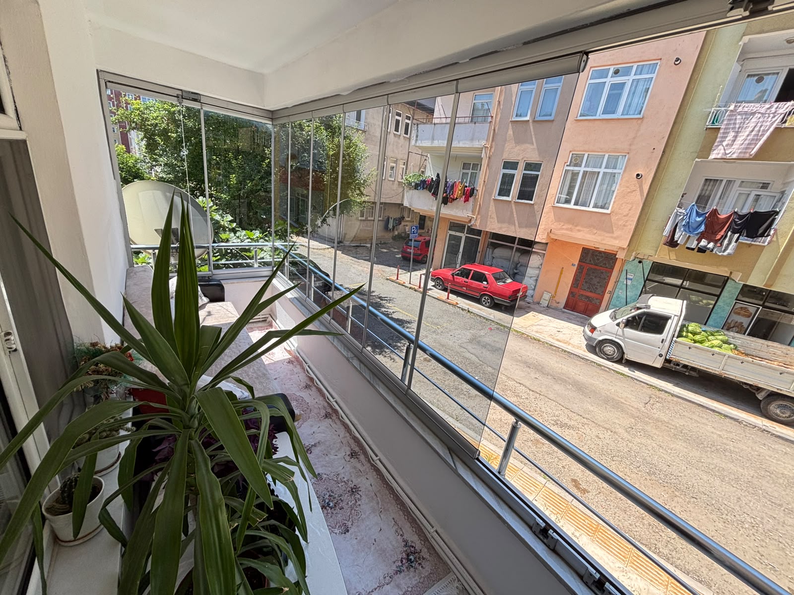 MABELDEN ŞEREFİYEDE ŞEHRİN DİBİNDE SATILIK 3+1 GENİŞ DAİRE